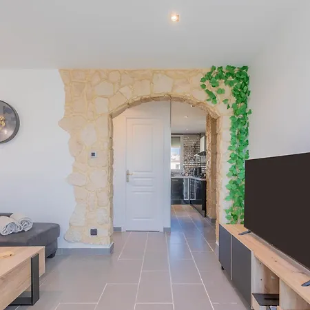 57m² Neuf Proche Du Centre Parking Saint-Raphaël